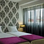 Hotel Genesis