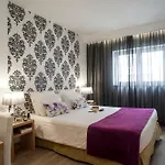 Genesis Hotel 3*