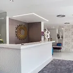 Genesis Hotel 3*